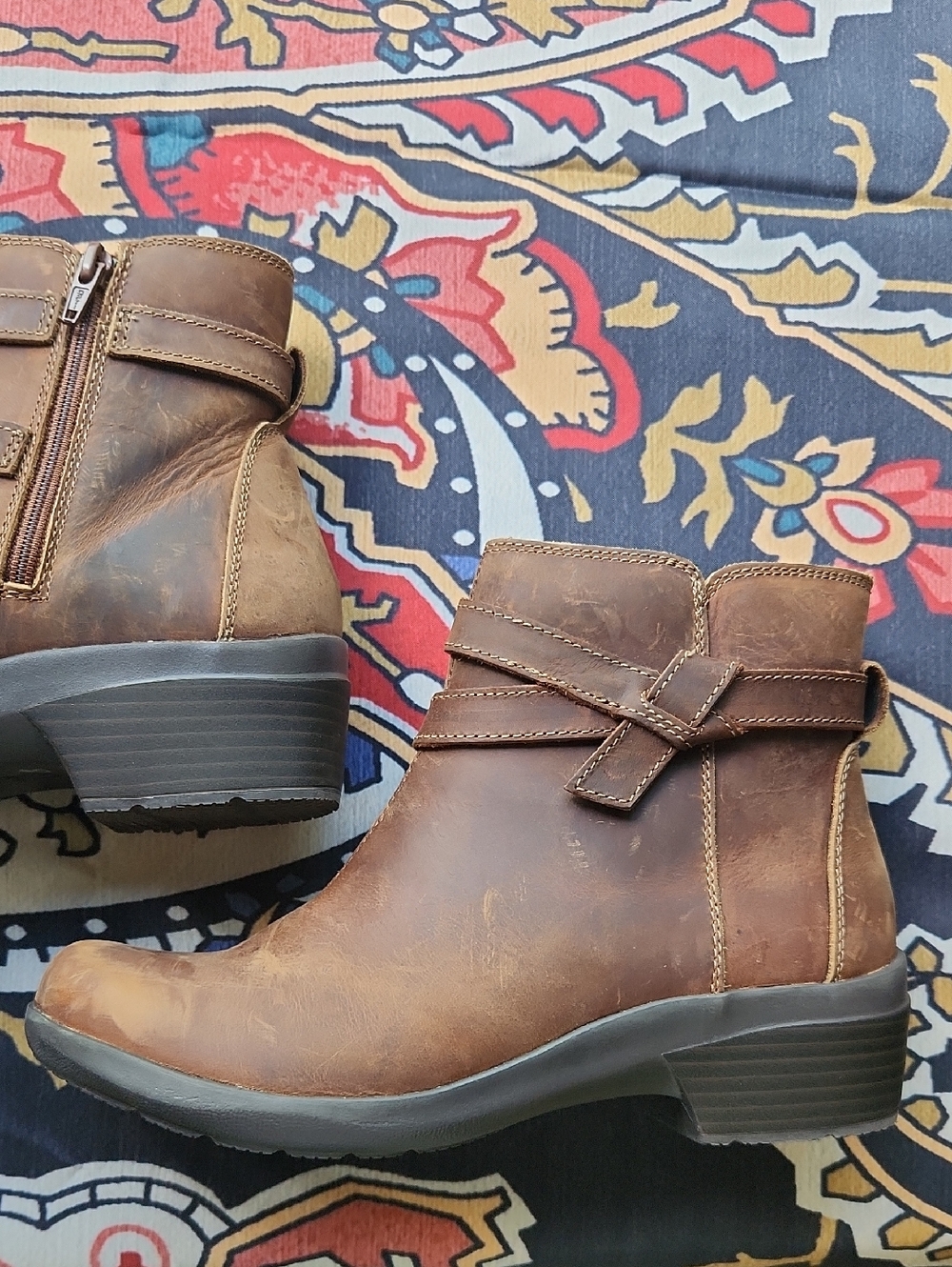 Women's Clarks Angie Spice 8 Brown Leather Ankle Booties with Side Zip